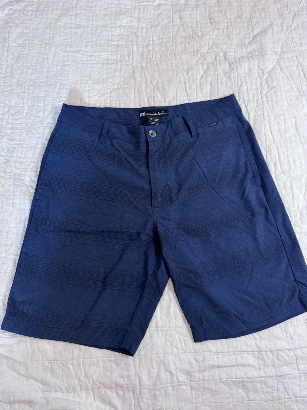 Travis Mathew's men's Navy Performance Shorts size 32 EUC
